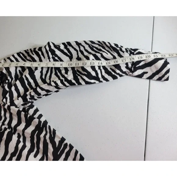 ZARA Poplin Long Sleeve Tunic Top Black Zebra Print Pockets Women's Size Large - Picture 5 of 13